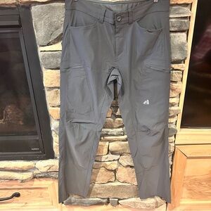 Eddie Bauer Men's light green grey Cargo Pants first ascent men’s size 35/34.